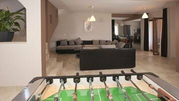 Villa | 5 bedrooms, individually furnished, iron/ironing board