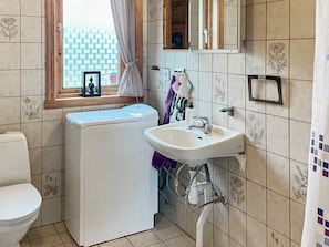 House | Bathroom