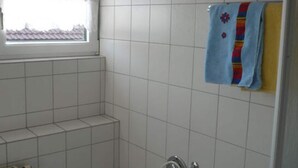 House | Bathroom - Lindau Modern Retreat (Weissensberg)