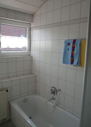 Bathroom - Lindau Modern Retreat (Weissensberg)