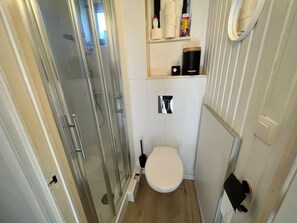 Bungalow | Bathroom