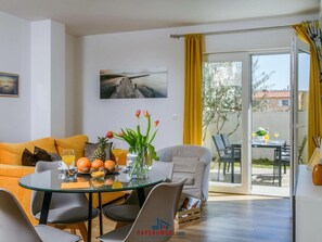Dining - Villa Dora - Apt 2 "goud" (Pula)