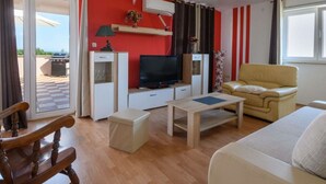 Maison | 2 chambres, fer et planche à repasser, ameublement personnalisé