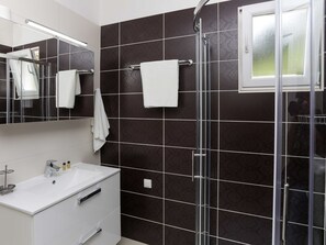 Apartemen | Kamar mandi | Pengering rambut