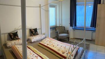 Rumah | 1 kamar tidur dan dilengkapi dengan perabotan berbeda-beda