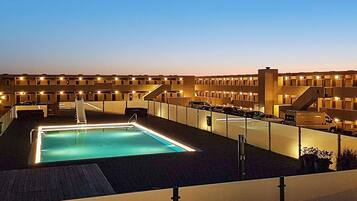 Apartment | Pool | Indoor pool, outdoor pool