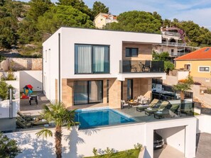 Villa | Pool | Indoor pool, outdoor pool - Luxury Villa With Swimming Pool and Sauna (Okrug)