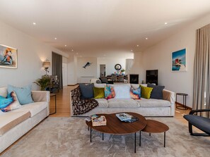 House | Living area - Fantastic Four-bedroom Villa With Private Pool (Lagos)