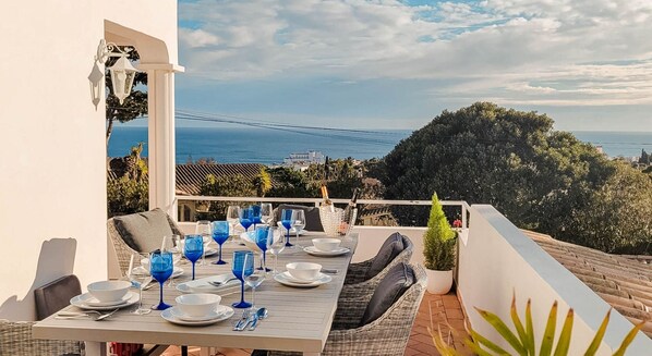 House | Dining - Fantastic Four-bedroom Villa With Private Pool (Lagos)