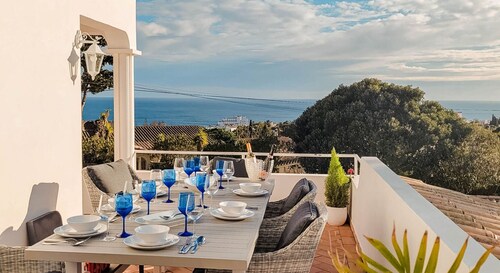 Fantastic Four-bedroom Villa With Private Pool