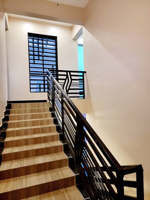 Interior - Chayil Loft Bahai, 1bedroom/1bathroom,free;wifi,parkin,laundry,next 2BahaiTemple (Kisasi Kampala)