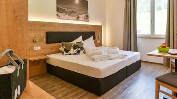 Apartment | 1 bedroom, bed sheets