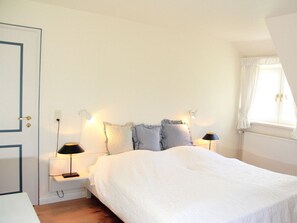 House | 3 bedrooms, individually furnished, iron/ironing board - Westerheide Modern Retreat (Nieblum)