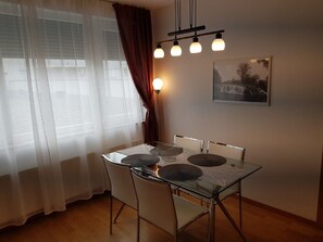 LĂ€genhet | Restauranger