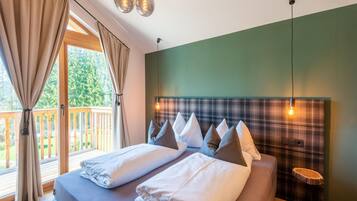 4 bedrooms, bed sheets
