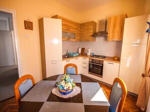 Apartment | Dining