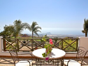 Apartment | Dining - Belvilla by OYO San Miguel 1dormitorio 2pax (San Miguel de Abona)