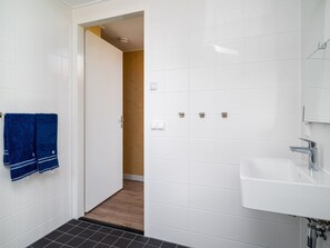 House | Bathroom - House for the Disabled, Holiday Park in Friesland (Akkrum)