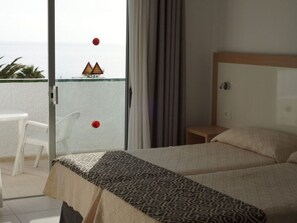 Apartment | Bed sheets - Belvilla by OYO Studio El Sombrero (Santiago del Teide)
