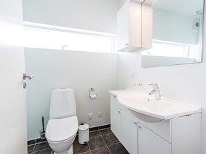 House | Bathroom - 6 Person Holiday Home in Hemmet-by Traum (Hemmet)