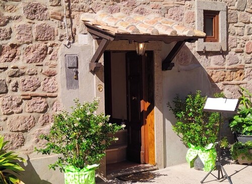 Former art studio in the heart of the medieval district