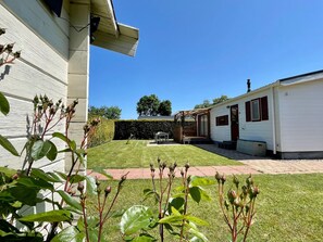 Exterior - Attractive Chalet With Enclosed Garden Near sea (Tzummarum)