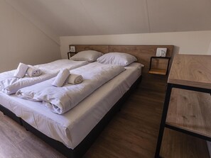 House | 3 bedrooms, individually furnished, bed sheets - Villa in Nijmegen With VIP Amenities (Ewijk)