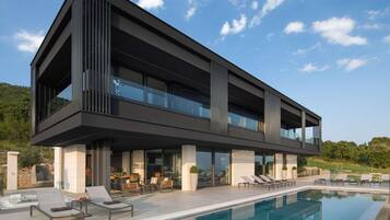 House | Pool