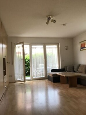 Living area - Holiday Apartment Peacock (Immenstaad am Bodensee)