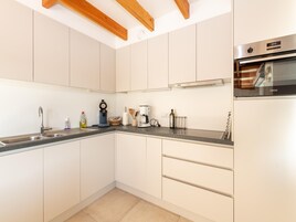 House | Private kitchen | Electric kettle, toaster