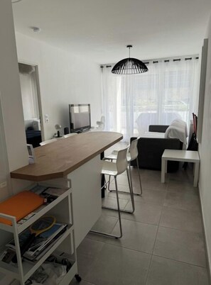 2 chambres, fer et planche Ă repasser, Wi-Fi, draps fournis