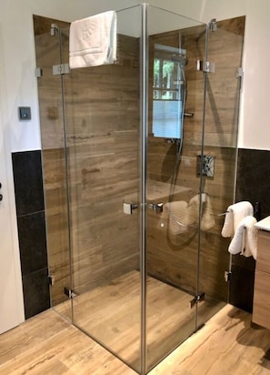 Apartment | Badezimmer