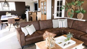 Apartemen | Dapur pribadi | Oven, ketel listrik, dan pemanggang roti