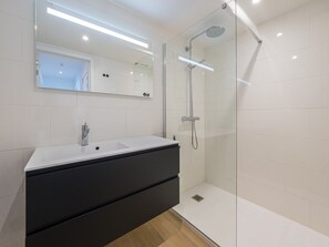 Apartment | Bathroom - Modern Apartment Within Walking Distance of the se (Middelkerke)