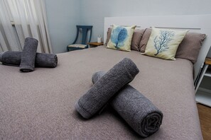 3 bedrooms, iron/ironing board, travel cot, free WiFi