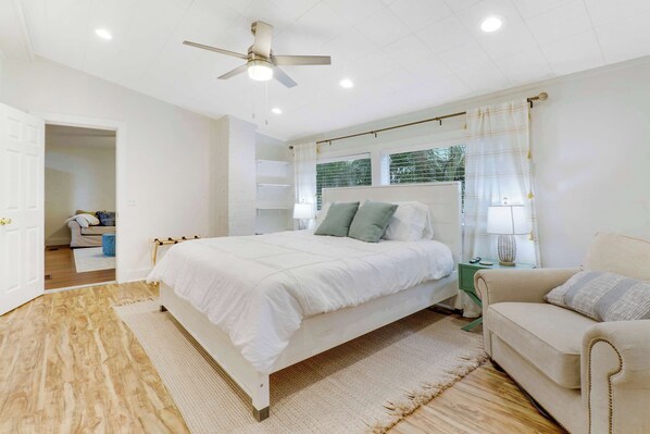 3 soverom, strykejern/-brett, wi-fi og sengetøy