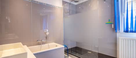 House | Bathroom