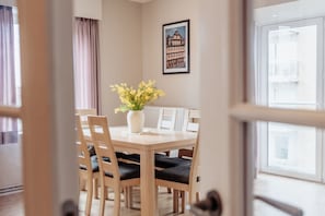 Apartment | Dining