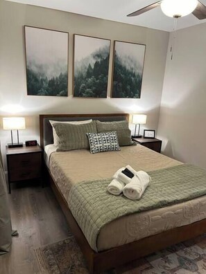 2 habitaciones, escritorio, tabla de planchar con plancha y wifi 