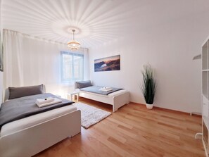 1 bedroom, iron/ironing board, WiFi, bed sheets - "Sweet Home" (Central & Quiet) **** (München)