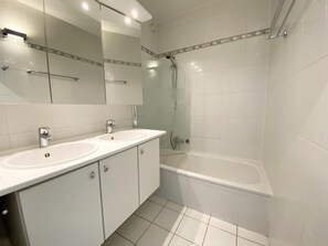 Apartment | Badezimmer