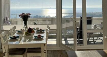 Baltic See Flat Modern Retreat