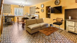 Living area - Suite il Corno Comfortable Holiday Residence (Lizzano in Belvedere)