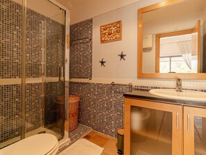 Apartment | Bathroom | Towels