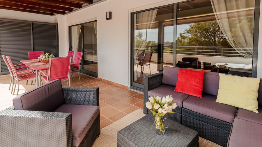 Modern Apartment With Pool in Lagos