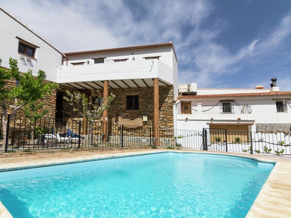 Talo | Uima-allas | Ulkouima-allas