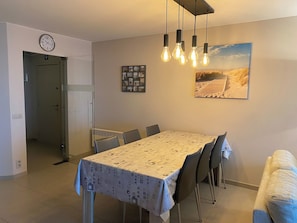Apartment | Dining