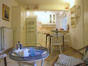 House | Dining