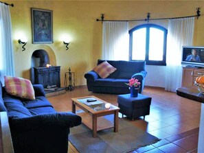House | Living area - Relaxing Garden Stay, Denia (Denia)