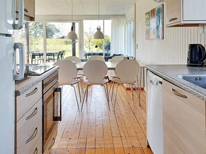 House | Private kitchen - 6 Person Holiday Home in Karrebaeksminde (Karrebæksminde)